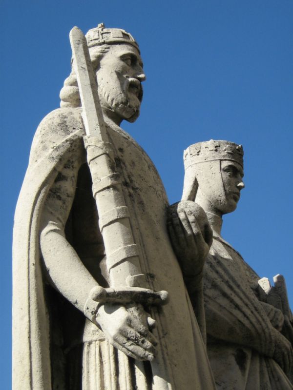 Szent István király és Gizella királyné szobra